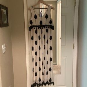 Maxi dress w/ Cream and Black details